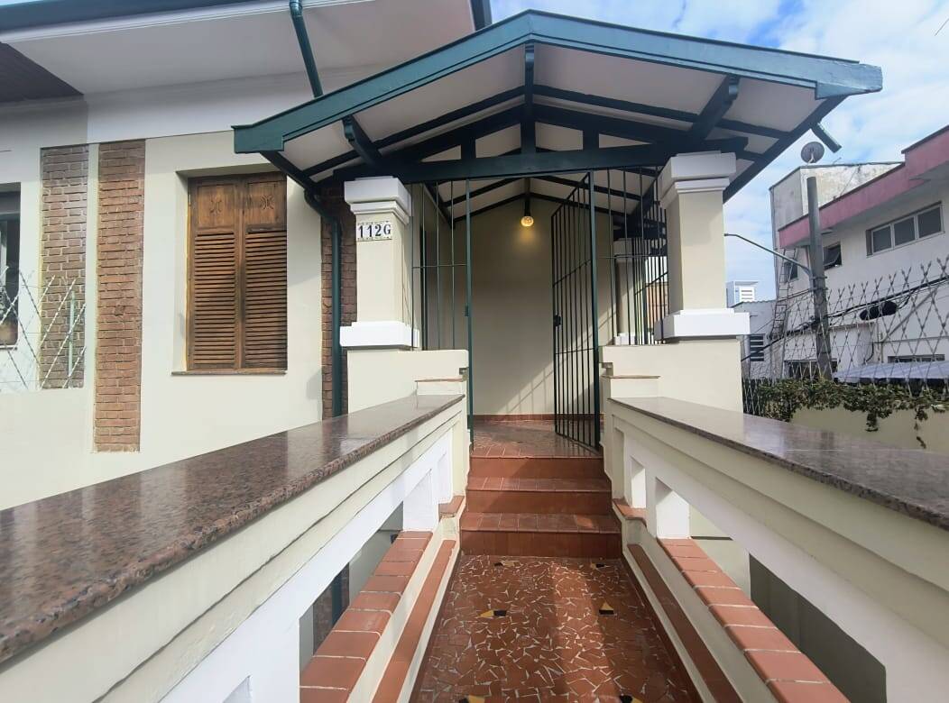 Entrada externa casa superior